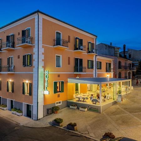 סנטה טרזה גאיורה Hotel Marinaro מראה חיצוני תמונה