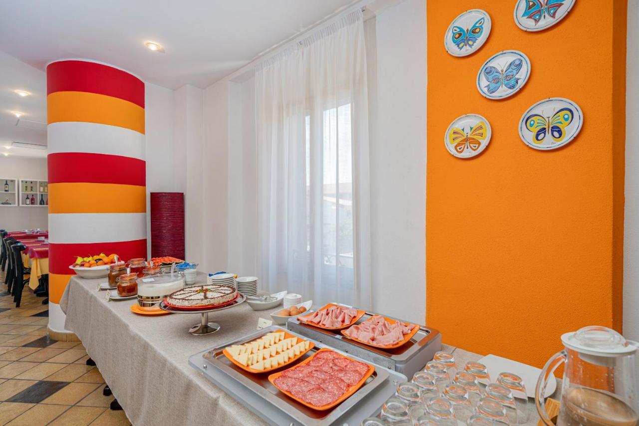 סנטה טרזה גאיורה Hotel Marinaro מראה חיצוני תמונה