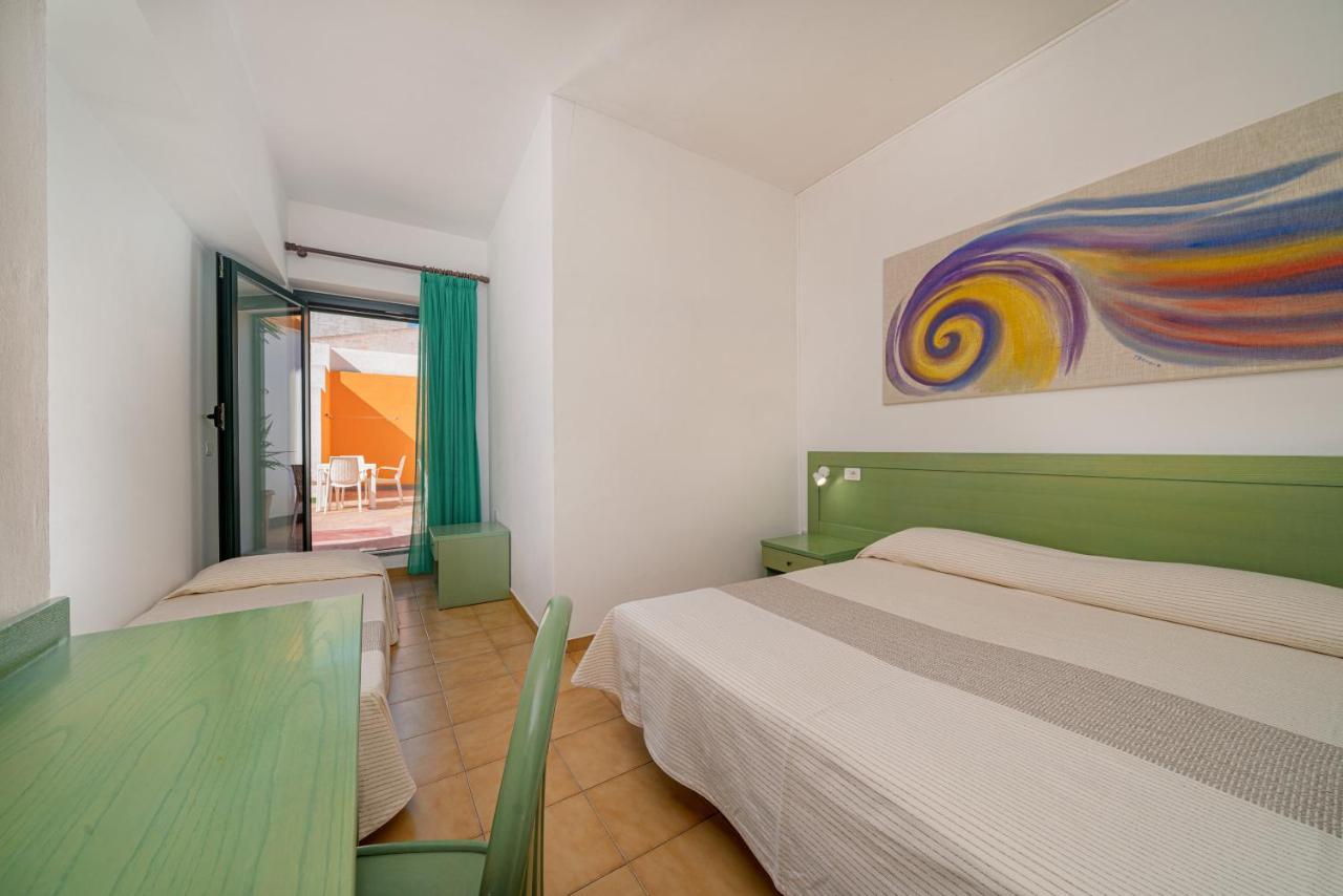 סנטה טרזה גאיורה Hotel Marinaro מראה חיצוני תמונה