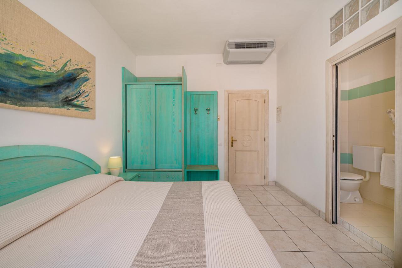 סנטה טרזה גאיורה Hotel Marinaro מראה חיצוני תמונה
