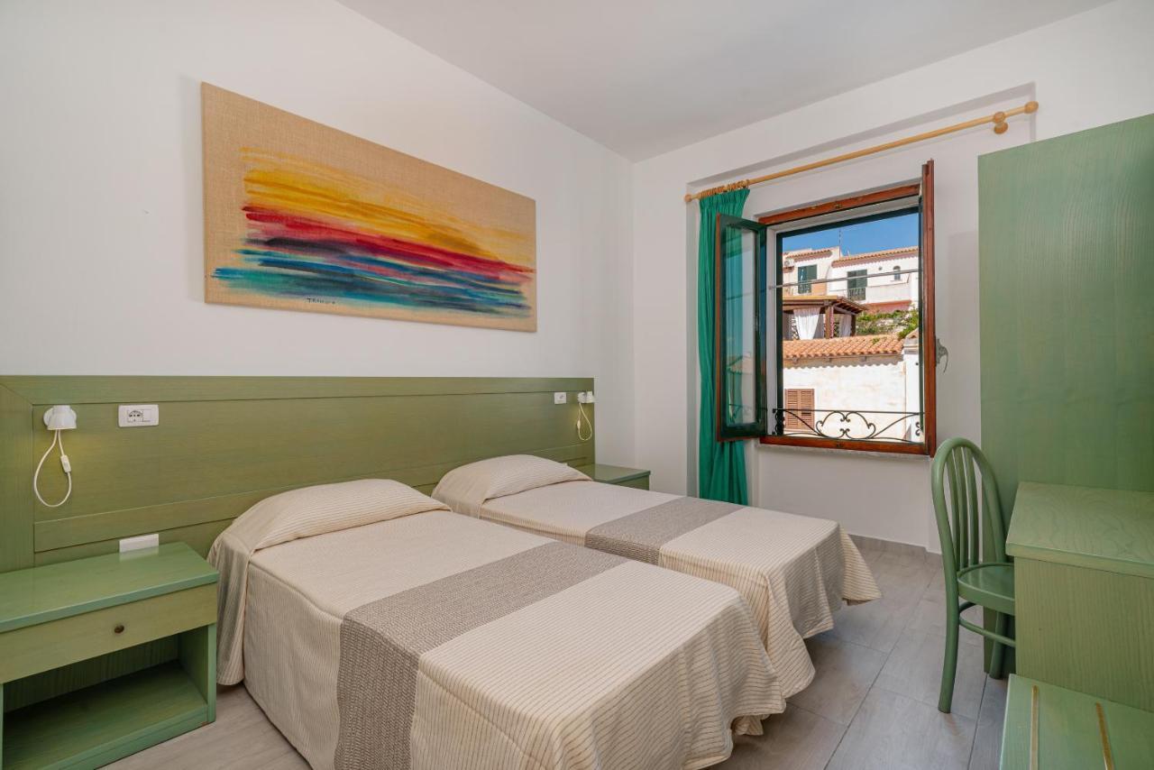 סנטה טרזה גאיורה Hotel Marinaro מראה חיצוני תמונה