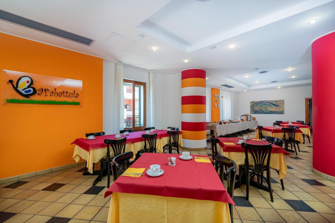 סנטה טרזה גאיורה Hotel Marinaro מראה חיצוני תמונה